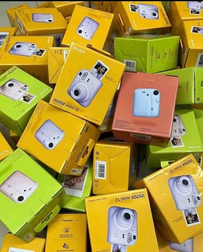 Fujifilm Instax mini 12 - Poloraid Camera -