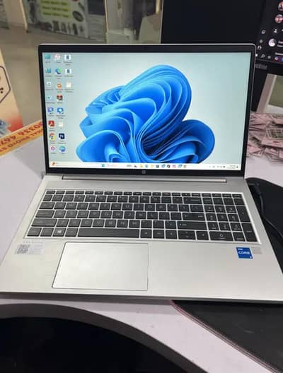 HP Probook G8 i5 11g 16/512 8 hr battery time