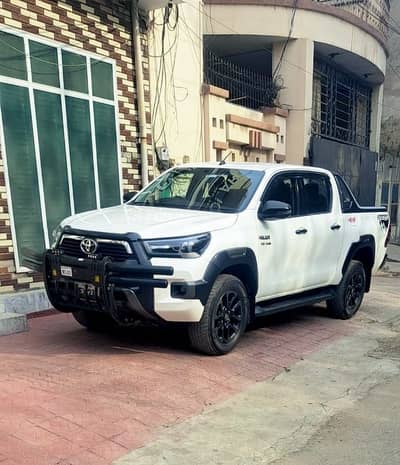 Toyota hilux revo rocco