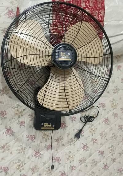 PAK PUNJAB BRACKET FAN