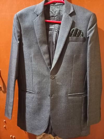 three piece court  size medium