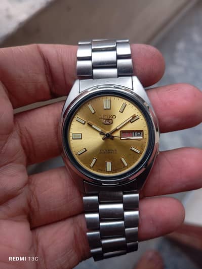 vintage seiko 5 automatic watch.
