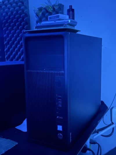 Hp Z240 | Core i5 7th Generation | Rx 470 4Gb | 16Gb Ram | 128Gb Ssd