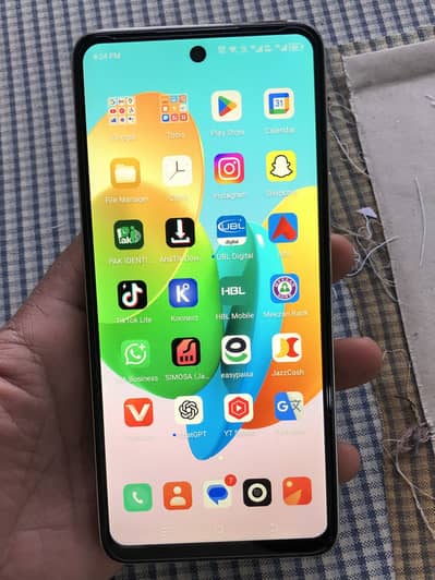 Tecno spark 20c 4+2, +4 gb extendable 128 gb