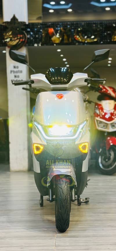 AIMA RAMZA F507 EV SCOOTER SCOOTY BOYS GIRLS LADIES FEMALE SCOOTY AUTO