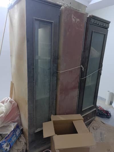 I m selling my dressing table and many more furniture items