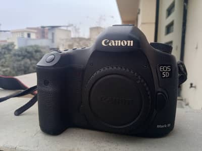 5d mark iii in mint condition (First owner)