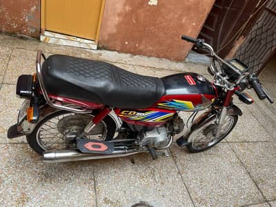 CD 70  2021 model urgent sale