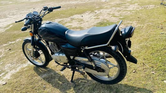 Suzuki GS 150