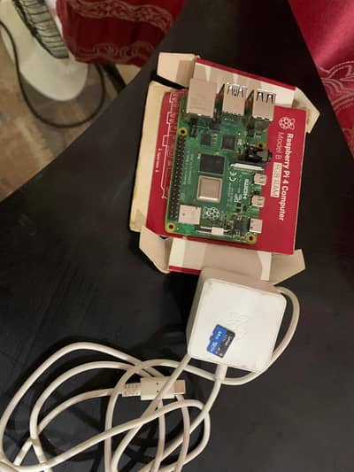 Raspberri pi 4b, 8GB RAM, 64GB SD card, original raspberri charger