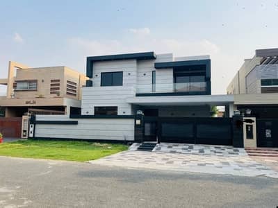 20 MARLA ELEGANT AND FULL FURNISHED SUPER HOT LOCATED BUNGALOW IS AVAILABLE IN THE BEST BLOCK OF DHA LAHORE.