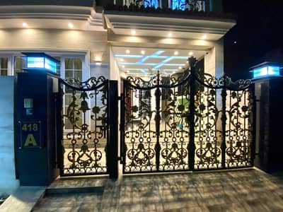 5 MARLA ELEGANT AND FULL FURNISHED SUPER HOT LOCATED BUNGALOW IS AVAILABLE IN THE BEST BLOCK OF DHA LAHORE.