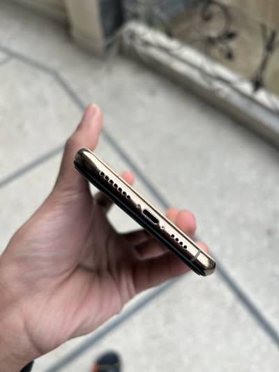 I phone 11 Pro Max pta Approved