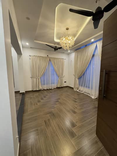 Luxurious Ground Portion in Gulberg Residencia A Block