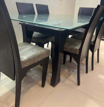 Dining Table with 6 chairs