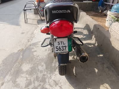 Honda 125 ( 2012 Model) Black color