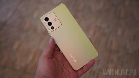 vivo v23 5G.     contact 03003595306