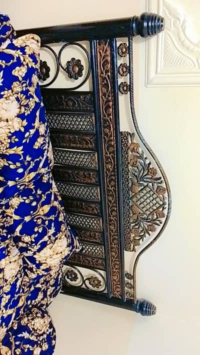 iron bed king size use