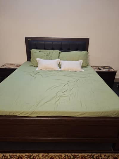 Queen size Bed - Interwood