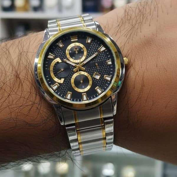 Luxury Men’s Analog Wrist Watch with Stainless Steel Strap, Black Dial and Gold Accents, Date Display