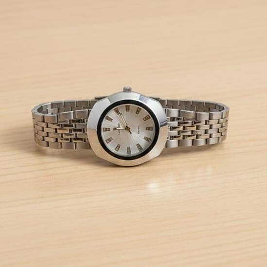 Elegant Quartz Men’s Watch – Silver Stainless Steel Analog Wristwatch