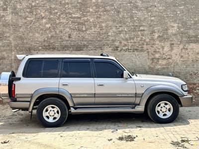 TOYOTA LAND CRUISER VX 4.5