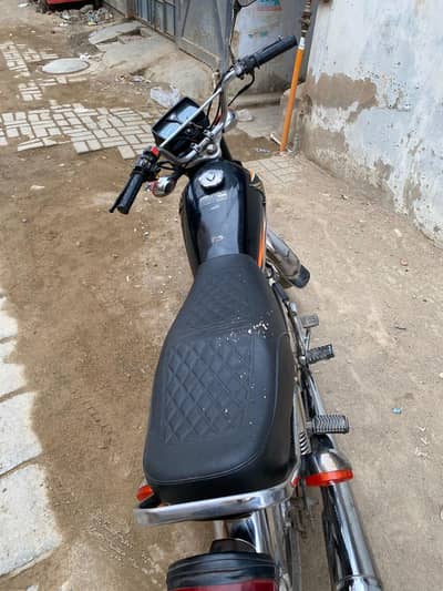 bike ma koi kaam nhi acha engine ha