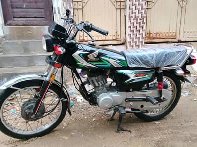 HONDA125. Model 2022 Hyderabad number ha urgent sell vip bike ha