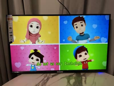 32 inch lcd condition 9.5/10 slightly used only 1 month