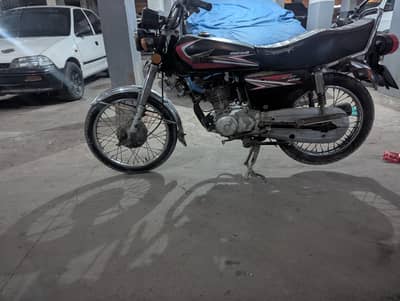 125 2019 model boht Kam use hui hai