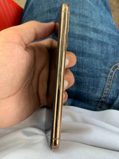 non pta halki c corner damage h back se pata nhi chalta