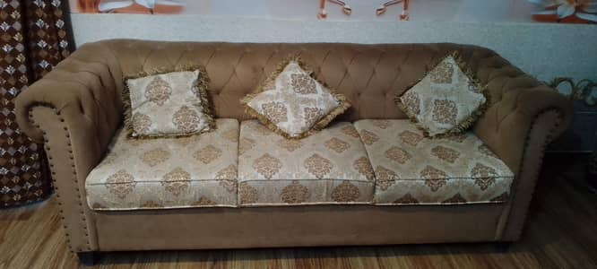 set of 7 seater sofas ,in excellent condition with negotiable price. .