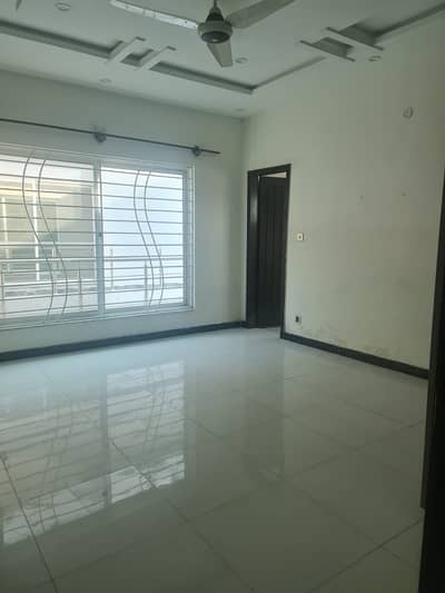 Like A Good Condiation 10 Marla 3 Bed Room Upper Portion Park Face For Rent Bahria Town Rawalpindi Phase 8