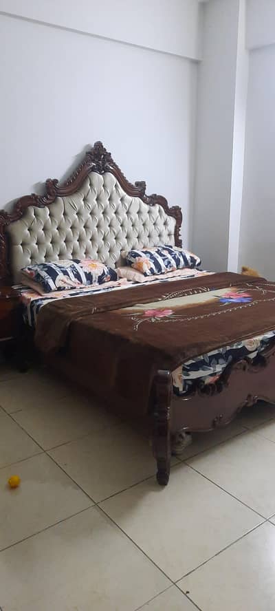 Pure Wood Set in Excellent Condition