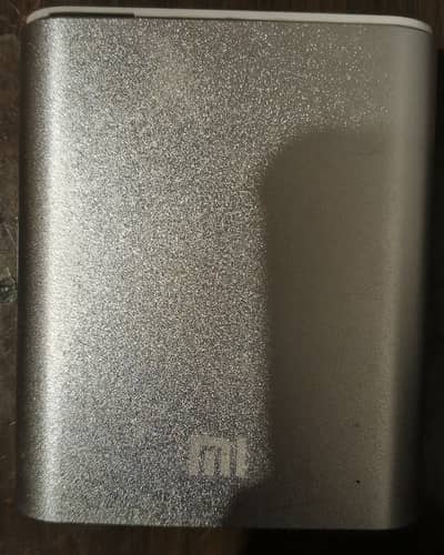 Xiaomi 10400 mAh power bank .