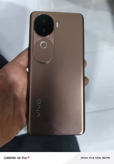 Vivo V40e