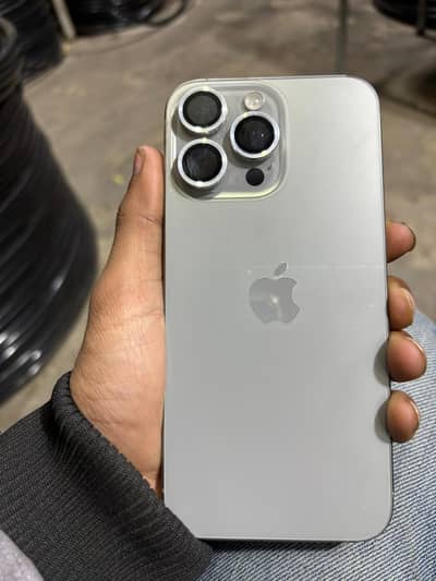 15 pro max Factory unlock 256gb 87 health with box