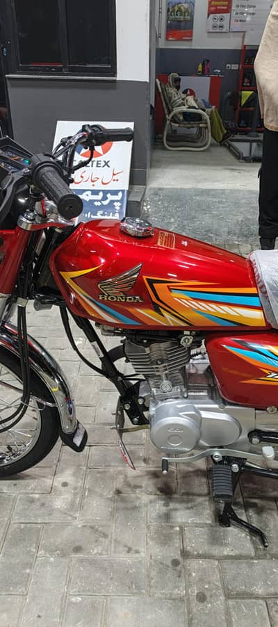 Honda CG 125 Model 26 Bike 600KMs Driven CONTACT 0300 - 7048028