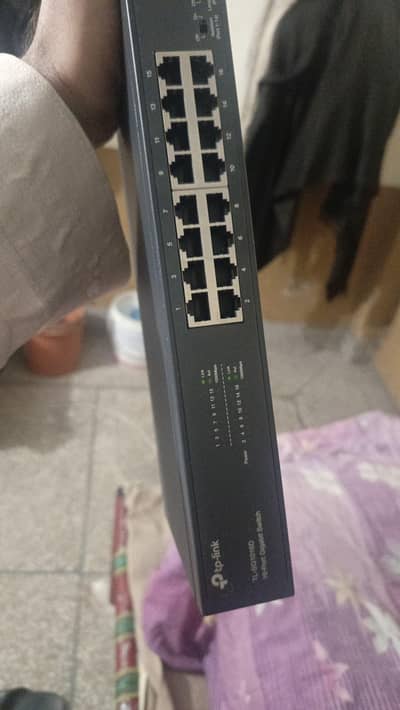 16 Port & 8 Port Gigabit Network Switch – Excellent Condition