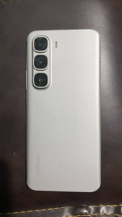 Infinix hot 60pro + 12-256gb 10/10 2maa used with box