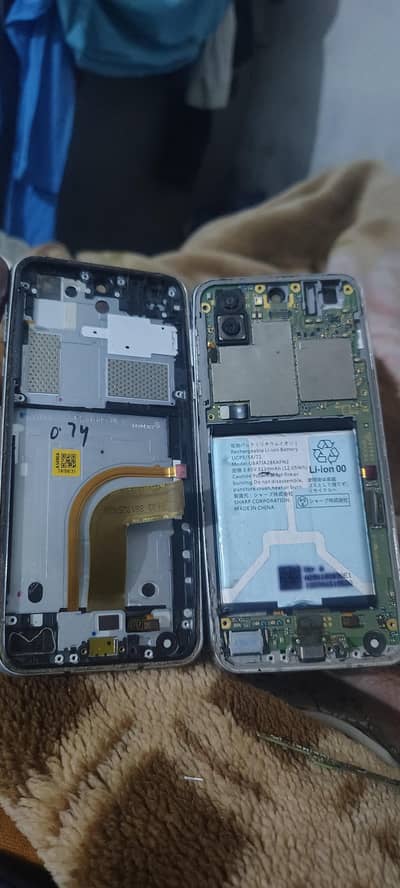 SHARP AQOUS R2 MOBILE PARTS AVAILABLE