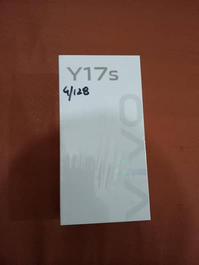 vivo y17s 4+4/128 with box and accessories