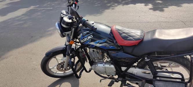 Suzuki GS 150 SE
