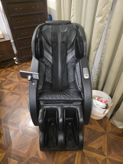 NOIR Massage Chair by Zero