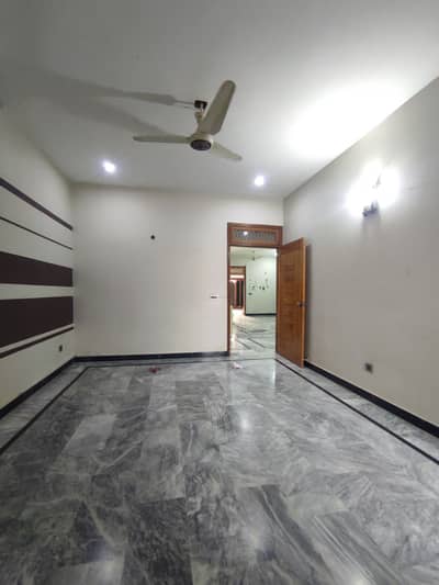 A Flat 1800 Square Feet In P & T Colony