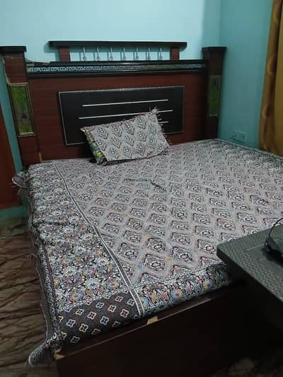 Beds with 2 double cupboard  means 4 cupboards  I