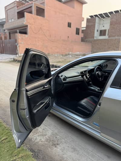 Honda civic oriel 1.8 ug full option