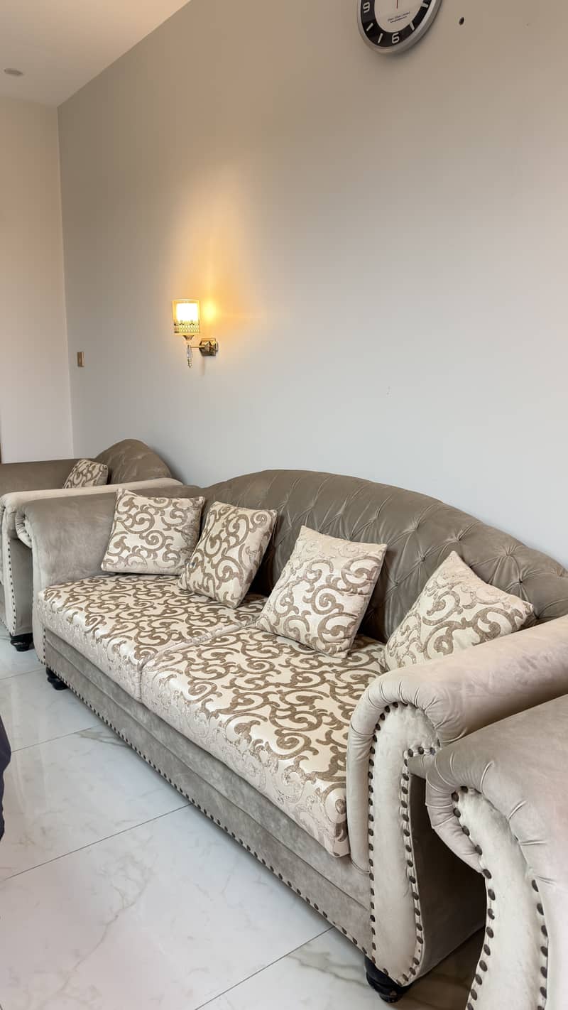 Sofa set 0