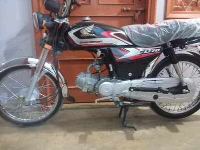 HONDA CD 70 model 2025 karachi numbr frist owner