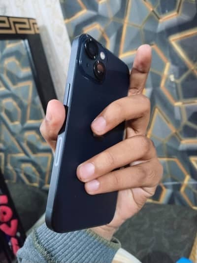 iPhone 13 10/10 with official apple warranty